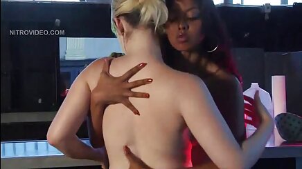 Seksi amator turk video uzun saç cilası ve mastürbasyon